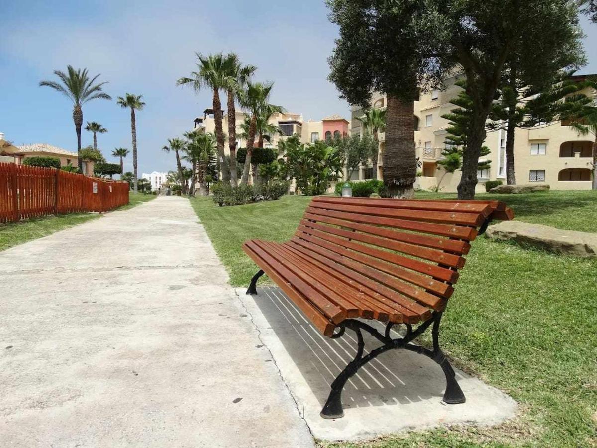 Apartment En Jardines De Zahara F4a *